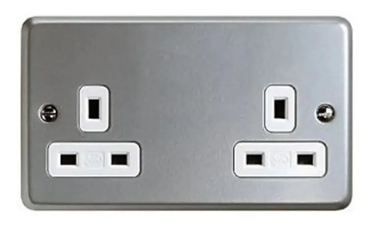 MK Metalclad Plus K850ALM. 13A 2 Gang Un Switched Socket Dual Earth.