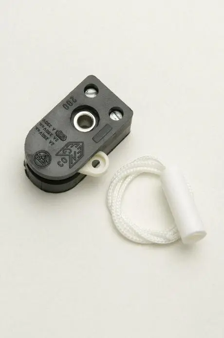White Cord 2A Side Pull Switch