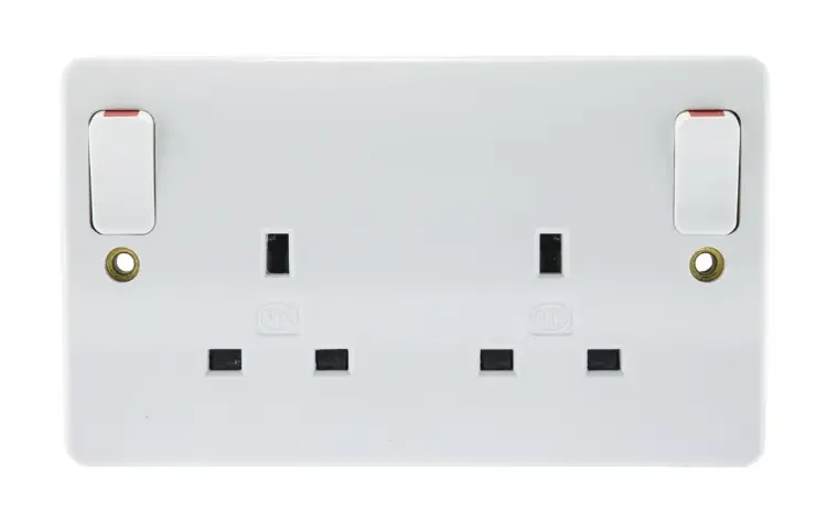 MK Logic K2746WHI 13A double pole Switched Socket 2 Gang Dual Earth White.