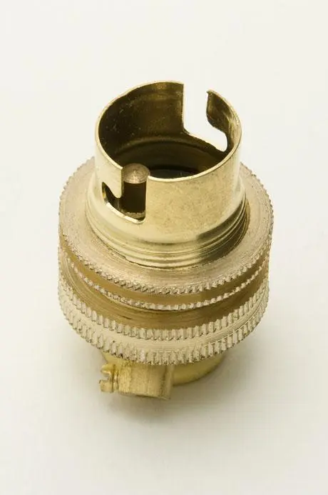 Small Bayonet Cap SBC - B15 Shade Ring Lampholder