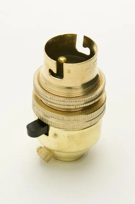 Bayonet Cap BC - B22 Switched Shade Ring Lampholder