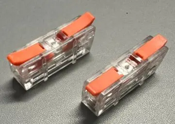Push Lever Through Connectors Clear 2 pole 32 Amp
		 
