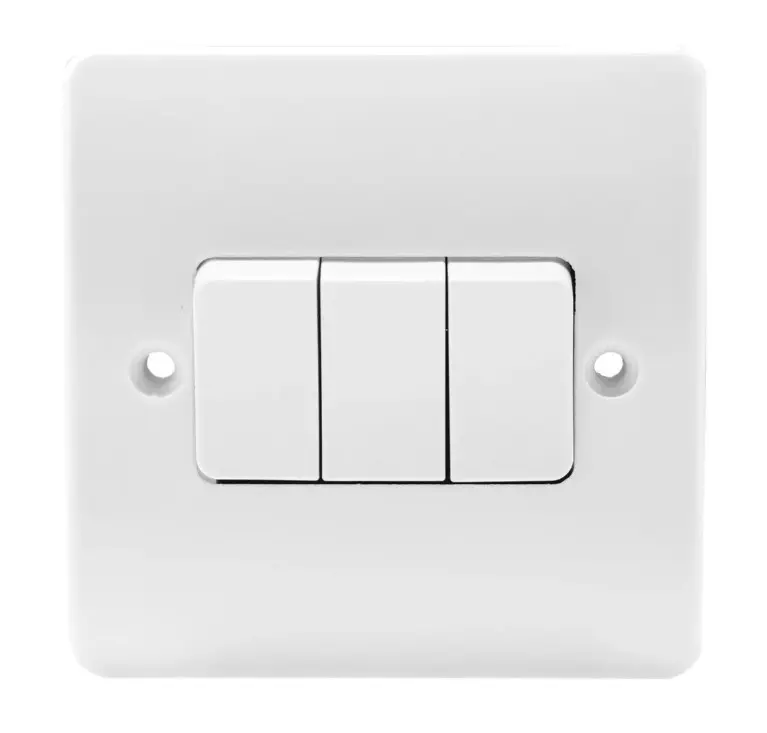 MK Logic K4873WHI 10A SP 2 Way Plate Switch 3 Gang White. 