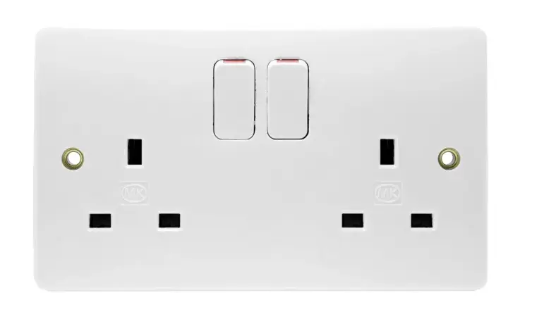 MK Logic Plus K2747WHI is a 13A switched double socket, double pole white.
