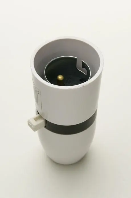 Bayonet Cap BC - B22 White Plastic Switched Lampholder